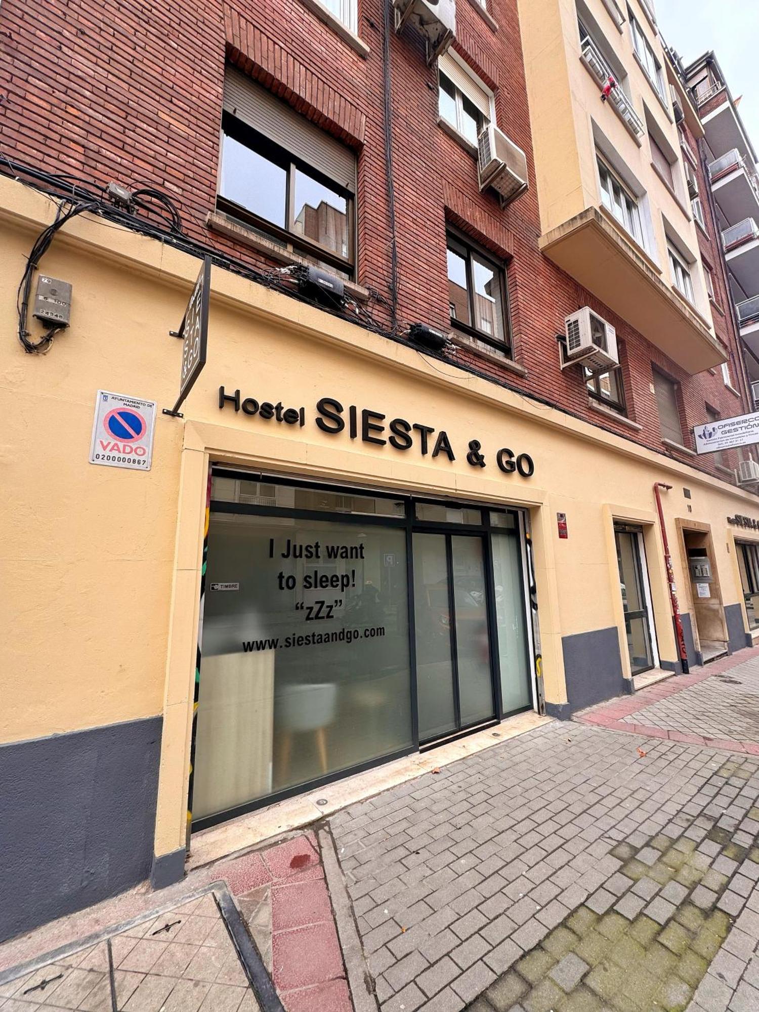 Hostel Siesta & Go Madrid Exterior photo